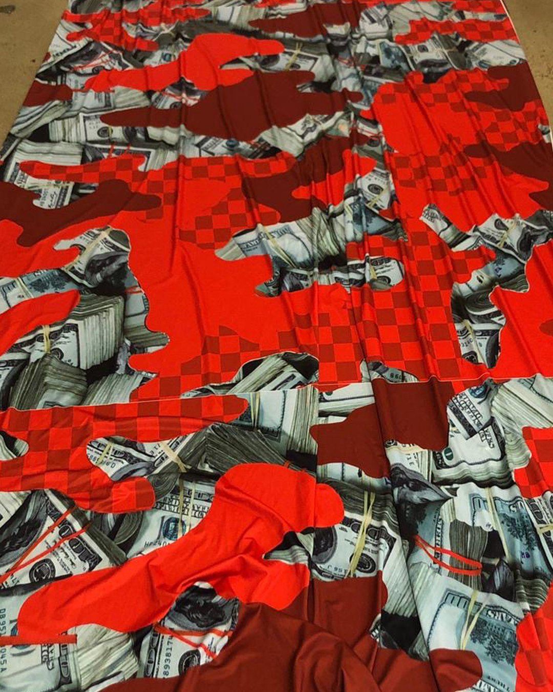 MYSTERY REVERSIBLE MASK (FORM-FITTING)