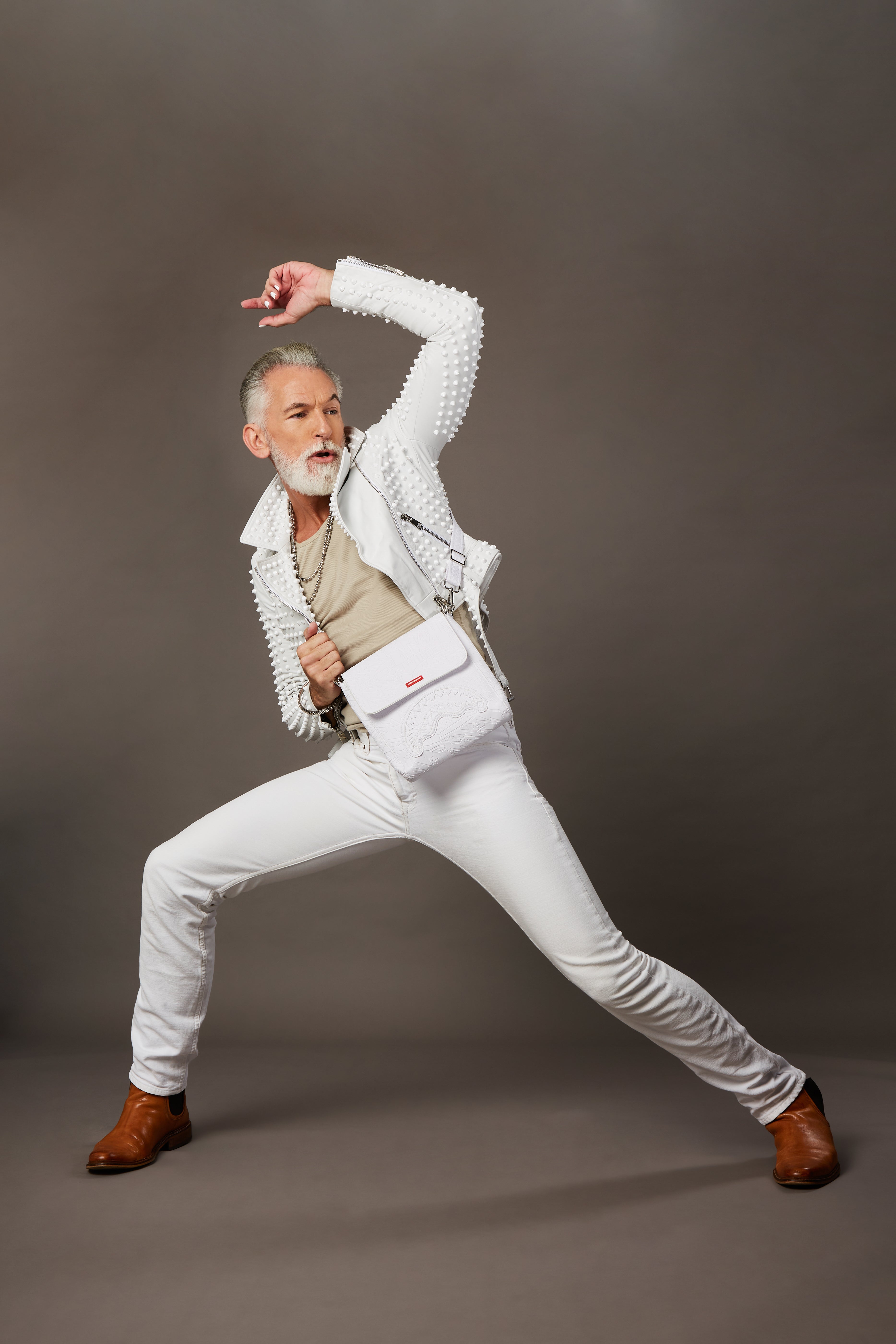 ARCTIC WOLFPACK MESSENGER SLING BAG