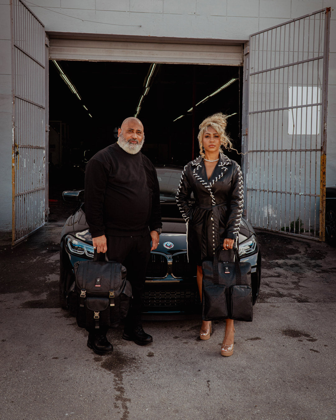 JAMES FIRST CLASS TYCOON TRAVELER CROSSOVER MESSENGER BAG