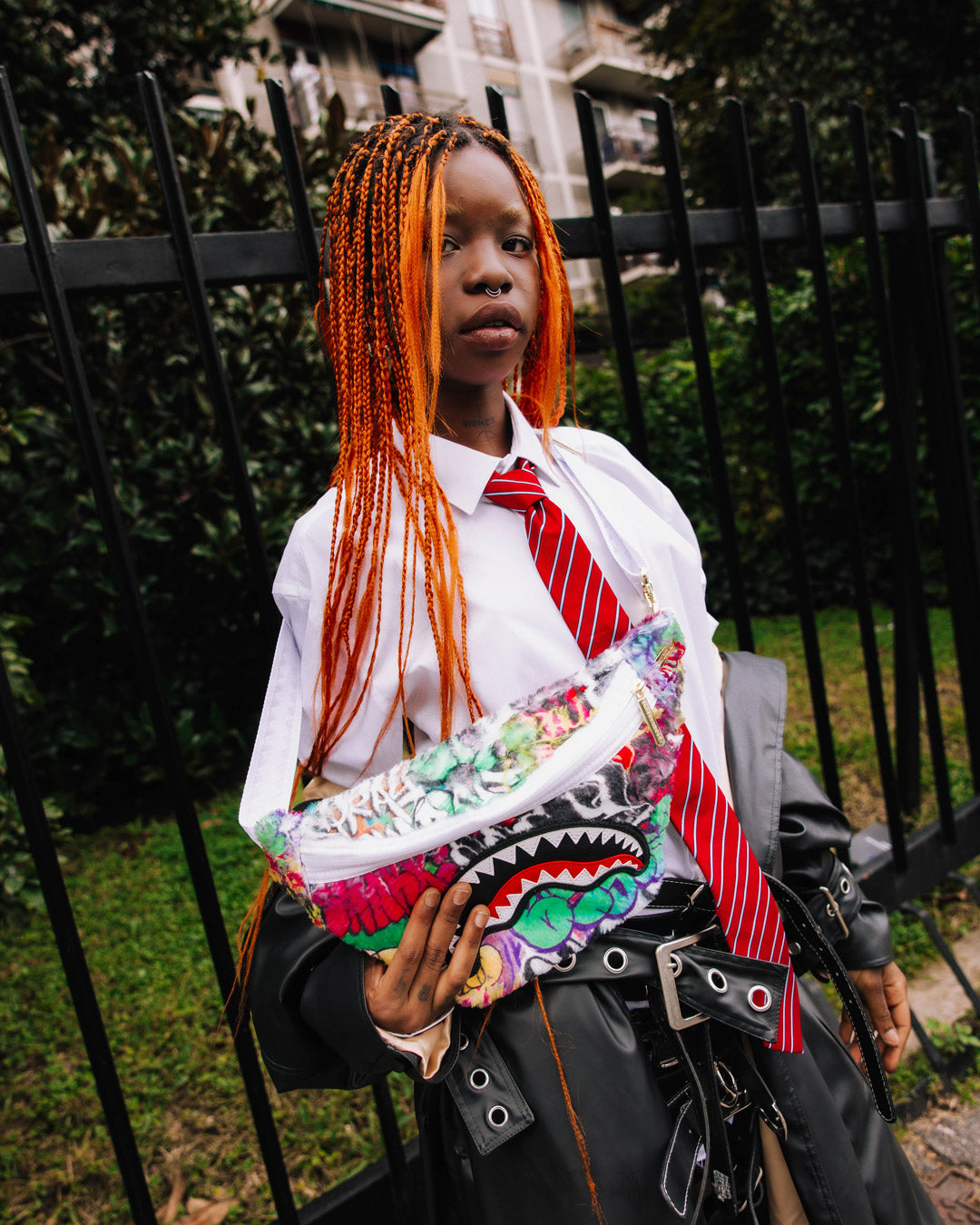 LE MONDE DES GRAFFITIS SAVVY CROSSBODY