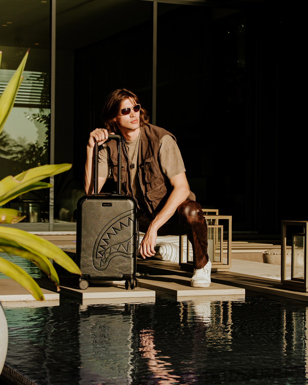 REALITY CHECK SHARKITECTURE CARRY-ON JETBLACK LUGGAGE (GUNMETAL HARDWARE)