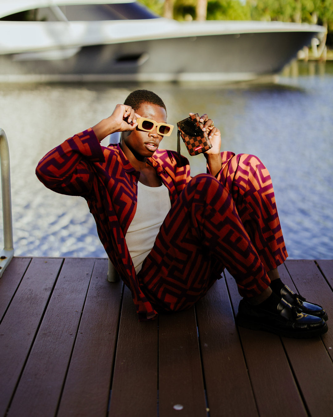 SHARKS IN PARIS CLEAR FOR TAKEOFF ZIP-OUT WALLET