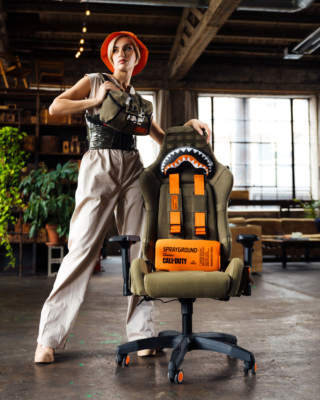 CALL OF DUTY READY FOR ACTION GAMING CHAIR