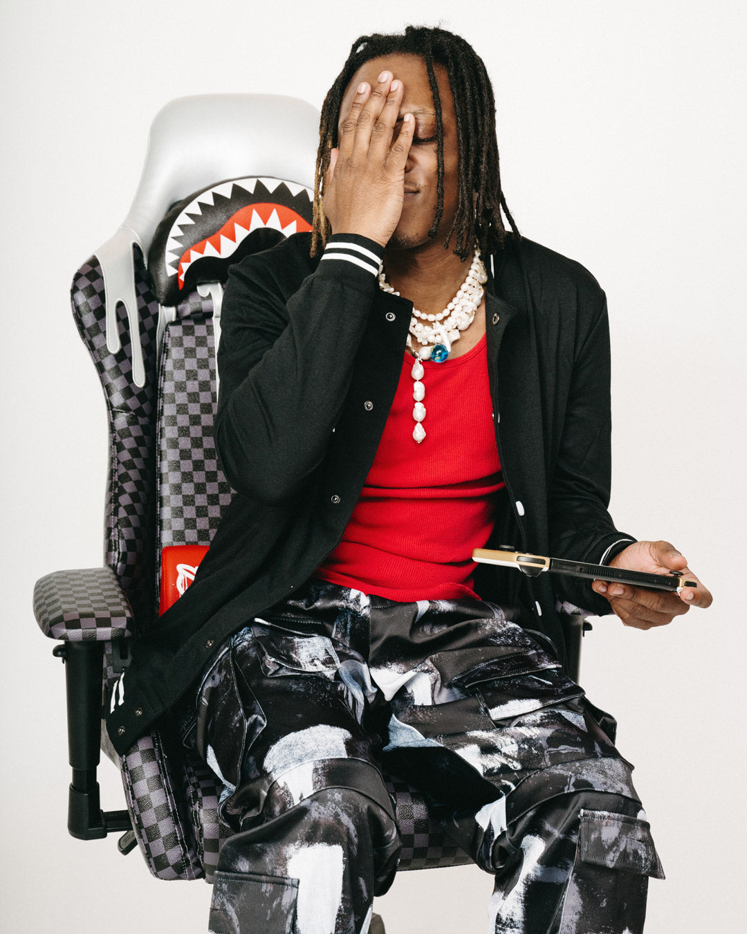 GHOST DRIP SHARK CHAIR