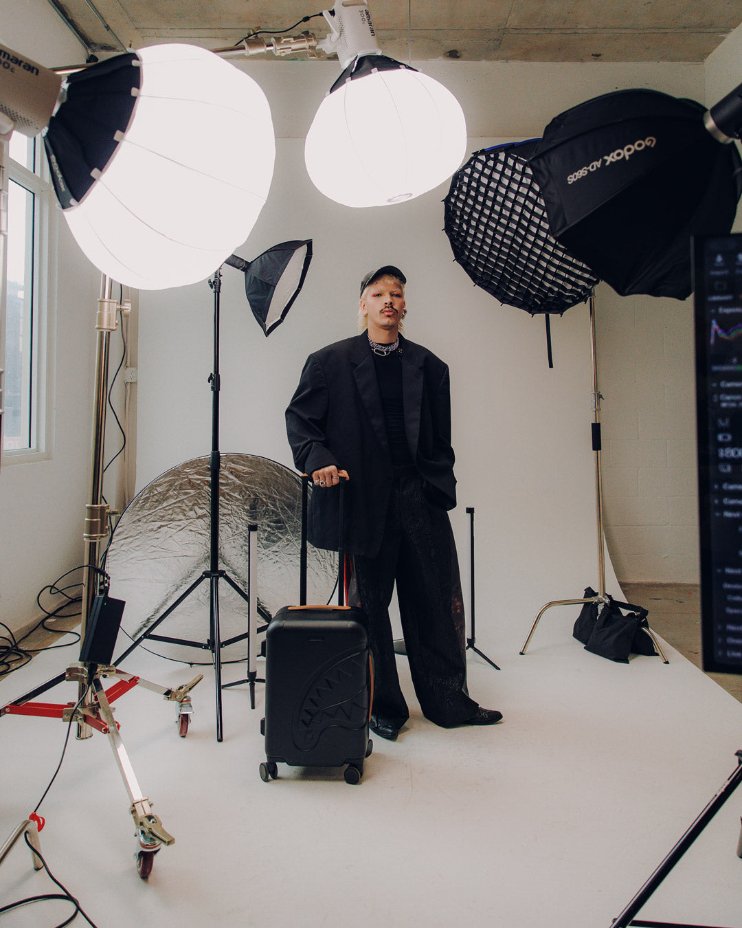 HENNY JETSTREAM SHARKITECTURE CARRY-ON LUGGAGE