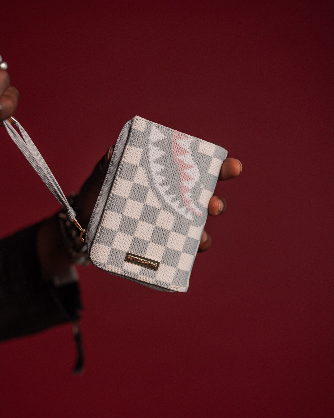 KNIT SHARKS IN PARIS IN CREAM WALLET